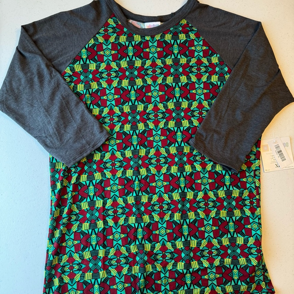 LuLaRoe NWT Randy Tee